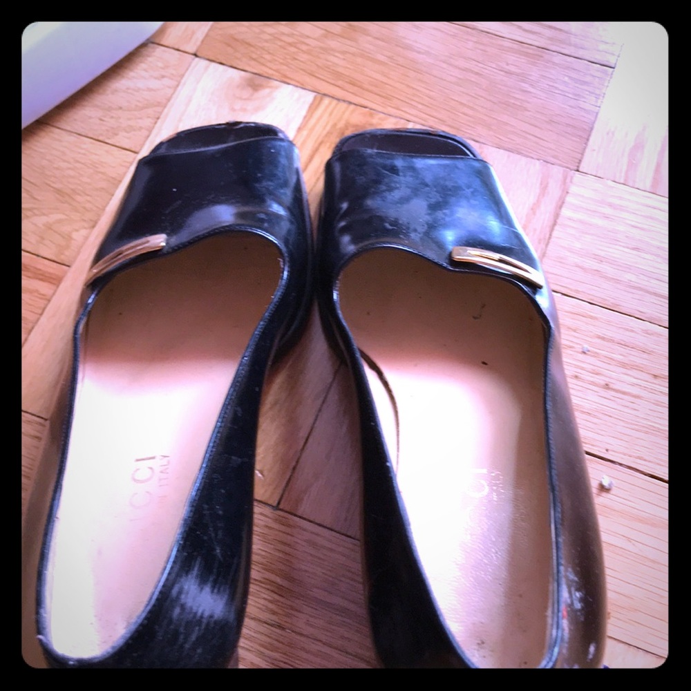 Gucci black pumps